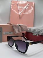 نظارة ماركة ميو ميو