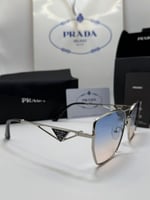 نظارة ماركة برادا