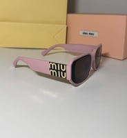 نظارة ماركة ميو ميو