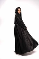 عباية رسمية كاجوال بخطوط بيضاء على كامل العباية, ق...