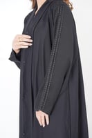 عبايه يومية مزينة بالكلفة والفصوص السوداء