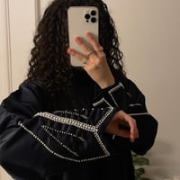 عباية تفته لف ، مطرزة باللولو باللون الاسود و باكم...