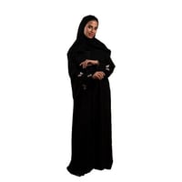 عباية كاجوال سوداء بتطريز بيج على الاكمام بشكل فرا...