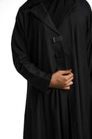 عباية تفته بمشبك اسود