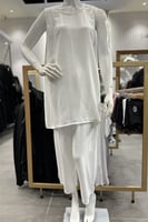 طقم قطعتين تحت العبايه بلا اكمام