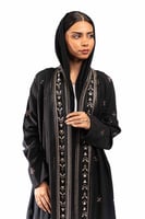 عباية سوداء مطرزة بالذهبي