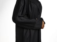 عباية بكسرات في الكم بألوان متعددة