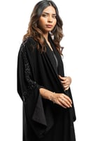 عباية سهرة لف مطرزة بشك اسود على الاكمام