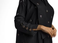 عباية سوداء مطرزة باللون الذهبي, قماش جاكرا ومخمل