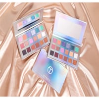 او تو او - لوحة ظلال عيون ارورا بوريالز مكون من 18...