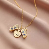 قلادة أنيقة مطلية بالذهب ومزينة بنقش الاسم حسب الط...