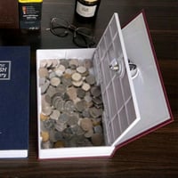 خزنة على شكل كتاب وهمي يحتوي على خزنة مخفية مع مفت...