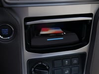 شاحن لاسلكي تويوتا برادو