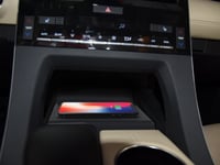 شاحن لاسلكي تويوتا افالون