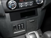 شاحن لاسلكي ميتسوبيشي باجيرو