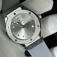 ساعة هوبلت النسائية