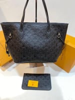 شنطة Lv اسود كلاسيك