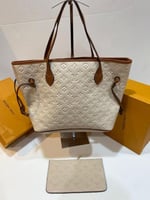 شنطة Lv ابيض جملي