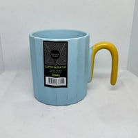 كوب بتصميم مختلف