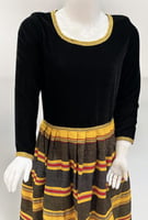 فستان بالوان تراثية