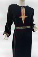 فستان شعبي مع حزام