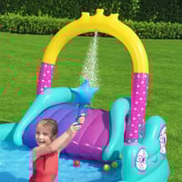 مركز العاب مائية بتصميم اليونيكورن مع زحليقة