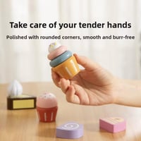 حامل الكعك الخشبي