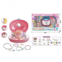 صانعة اساور