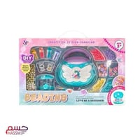 صانعة اساور