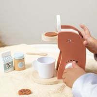 آلة القهوة الخشبية