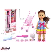 دمية مع اكسسواراتها