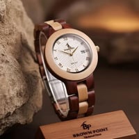 ساعة خشبية نسائية