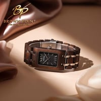 ساعة خشبية نسائية