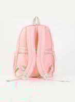 شنطة مدرسية بتصميم كلاسيكي