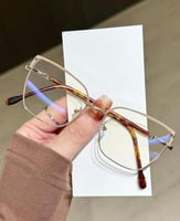 ايطار نظارة شفافة بعدسة زينة