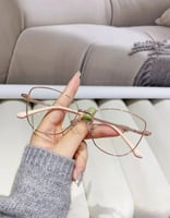 ايطار نظارة شفافة بعدسة زينة