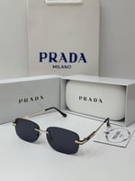 نظارة برادا اسود اطار ذهبي