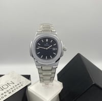 ساعةت universe point الفضي