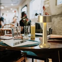 مصباح طاولة LED محمول من اتش جيه بي فيسو مع مستشعر...