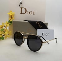 نظاراة ديور اطراف ذهبي العدسة اسود