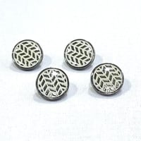 أزرار الثوب رجاليه طق طق طقم 8 حبه - 2238