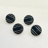 أزرار الثوب رجاليه طق طق طقم 8 حبه - 2322