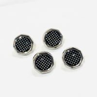 أزرار الثوب رجاليه طق طق طقم 8 حبه - 2138