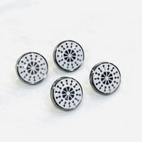 أزرار الثوب رجاليه طق طق طقم 8 حبه - 2218