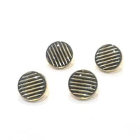 أزرار الثوب رجاليه طق طق طقم 8 حبه - 2313