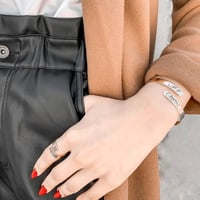 اسوارة واو بالاسم حسب الطلب