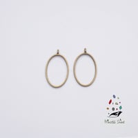 375 - تعليقة شكل بيضاوي لون برونزي