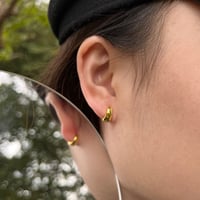 حلق بومبي من الفضة المطلية بالذهب