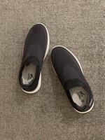 جزمة لون رمادي