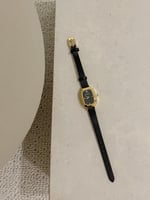 ساعة نسائية جلد